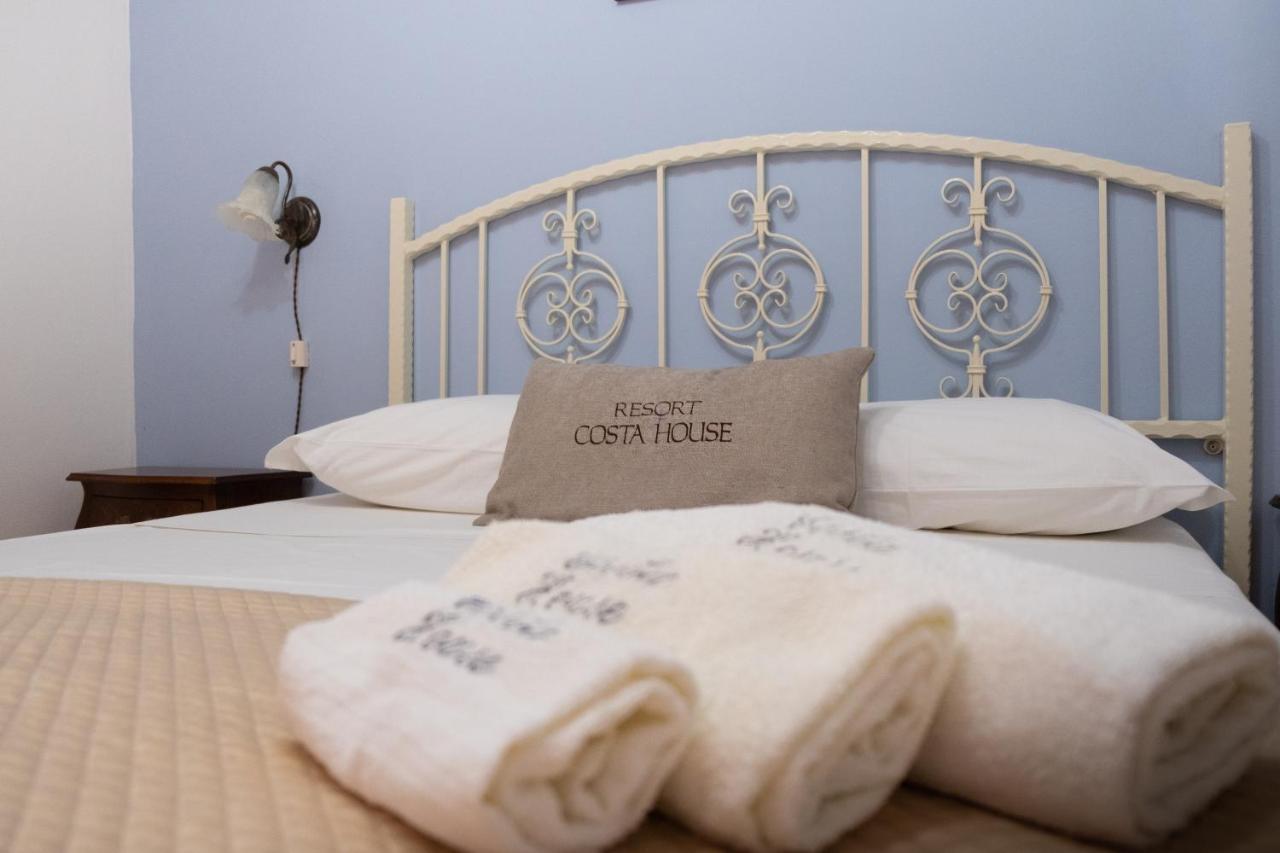 Costa House Farm stay *