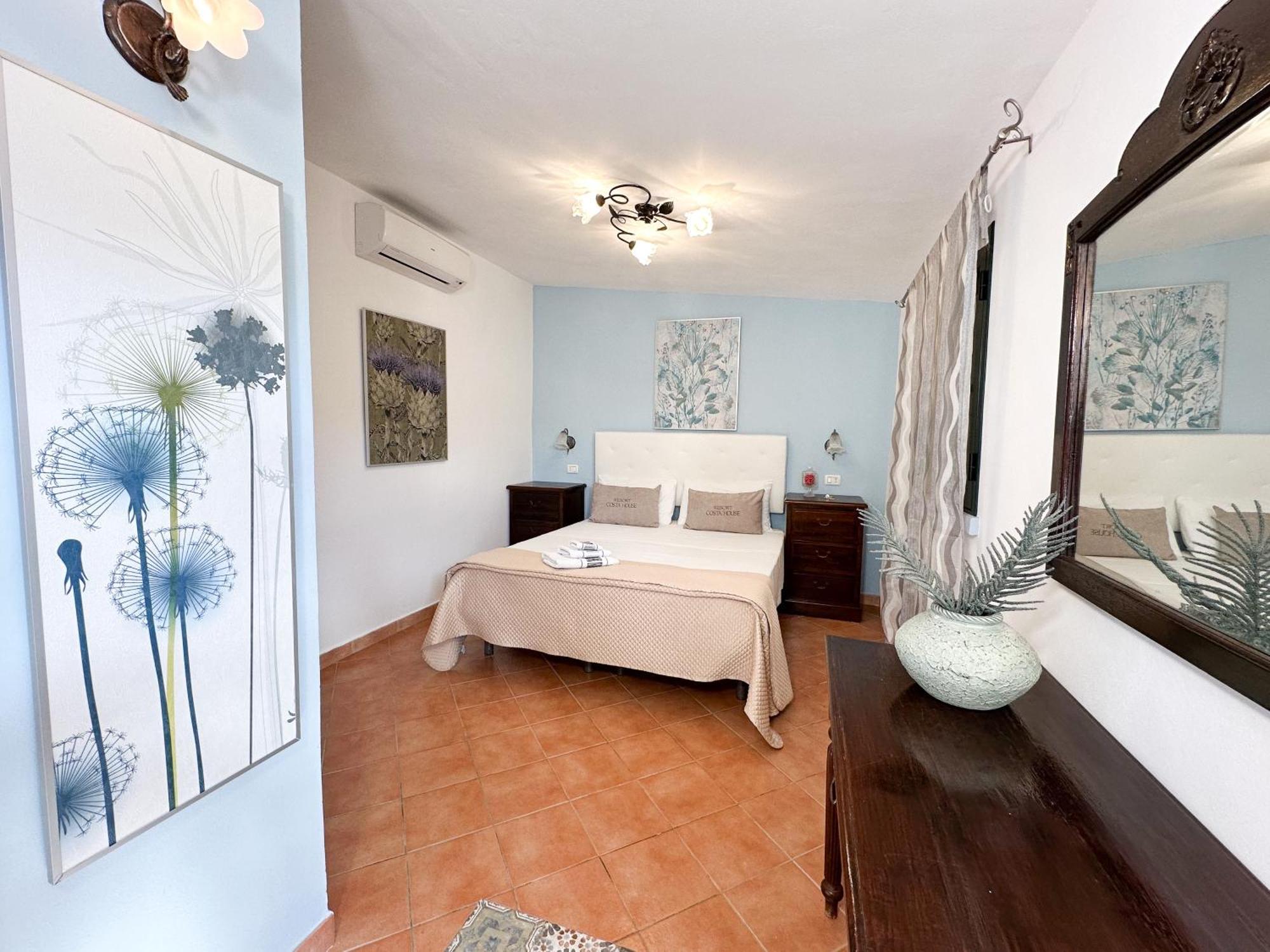 Costa House *